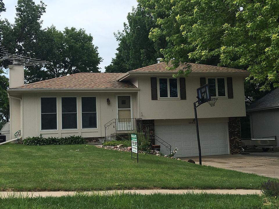 1st image of 15429 Y St