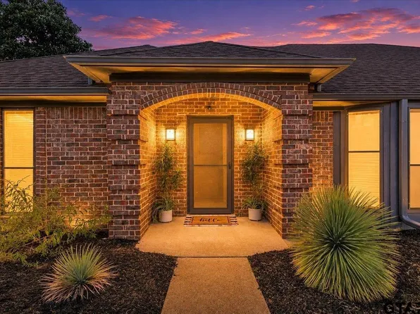 121 Crestview St, Chandler, TX 75758