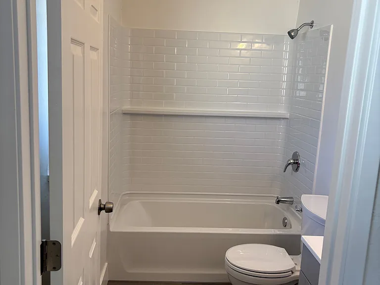 235 Clay St #6 — Photo 8