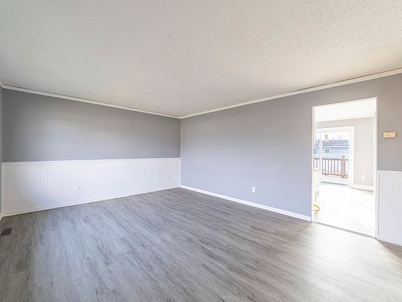 5th image of 418 Sandalwood Dr