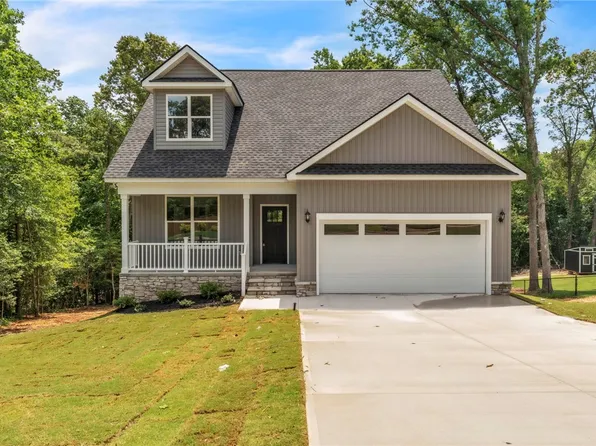110 Claremont Ct, Easley, SC 29642