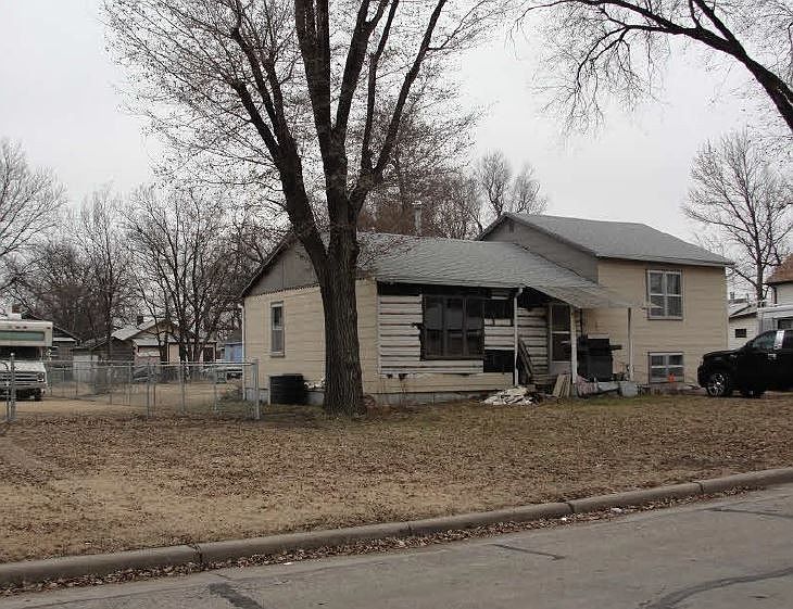 1st image of 914 N 8th St