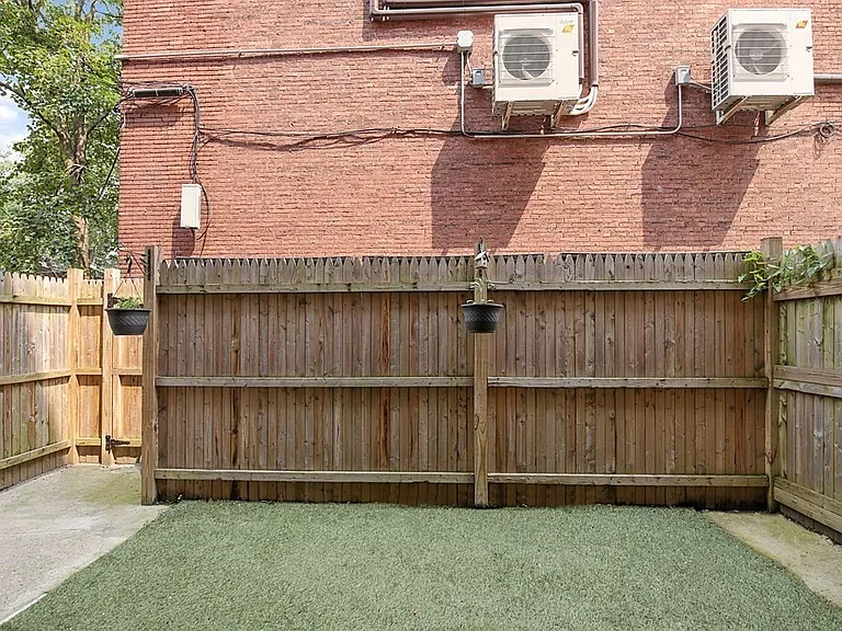 134 Warren St #1 — Photo 9