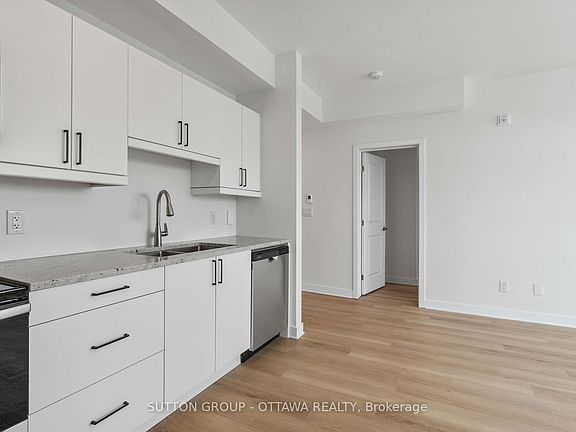 5th image of 7 Maple Ave