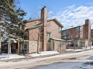 2400 N 15th St SW #19, Calgary, AB T2T5S3