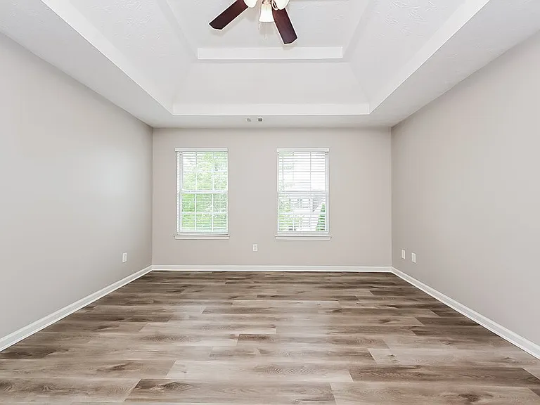 290 Hazelhurst Dr — Photo 10