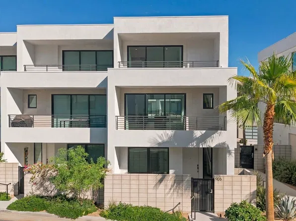 906 Cameron Center Dr, Palm Springs, CA 92264