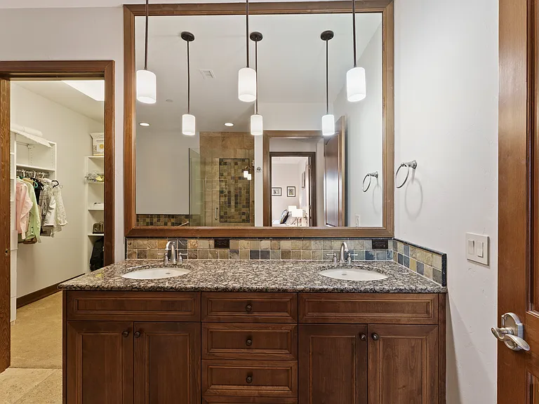 363 SW Bluff Dr #102 — Photo 25