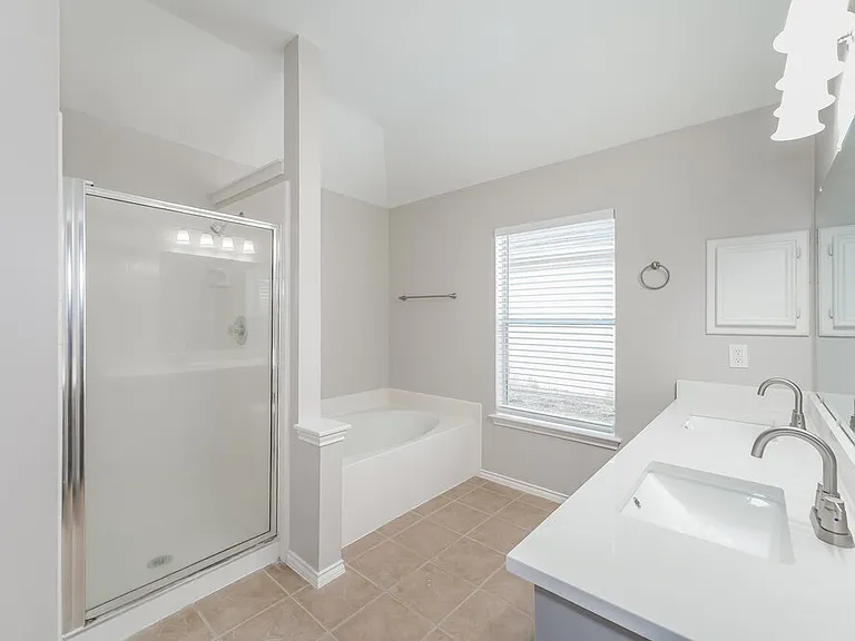 3830 Lake Ballinger Ln — Photo 16