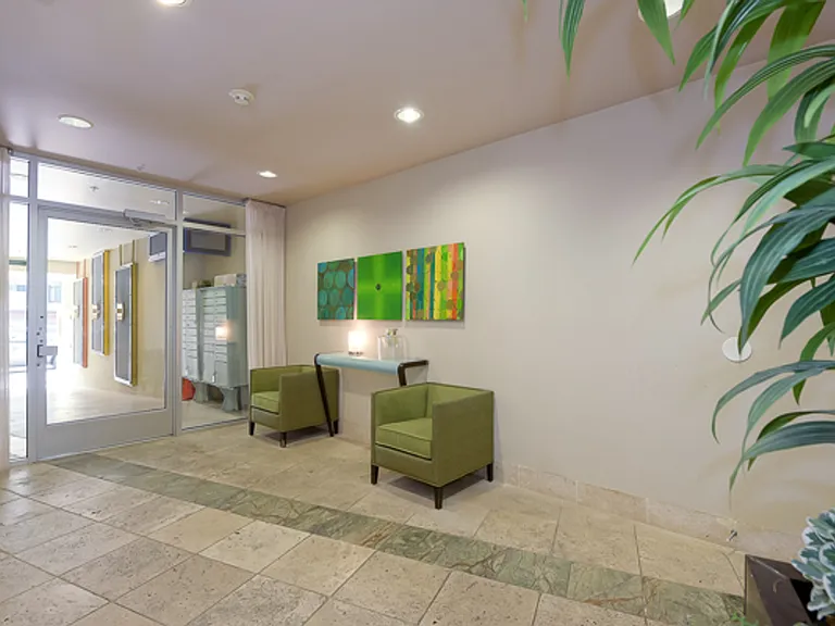 The Max Apartments — Photo 18