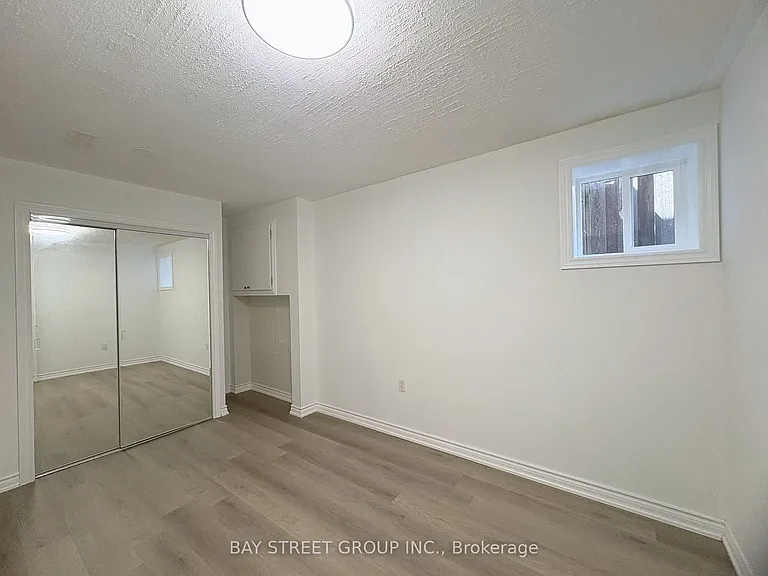 35 Diamond Ct — Photo 32