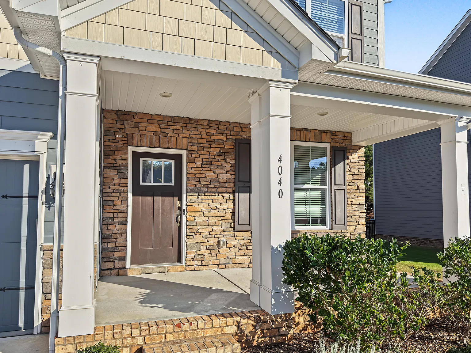 5 bed, 2724 sqft, $3,100 — Photo 2