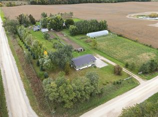 2093 Wapsie Y Rd, Coggon, IA 52218