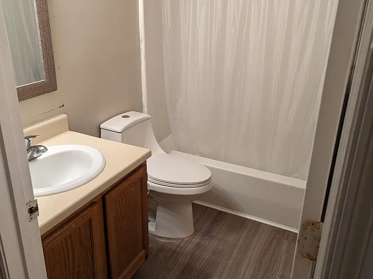 205 Simpson Ave #211 — Photo 11