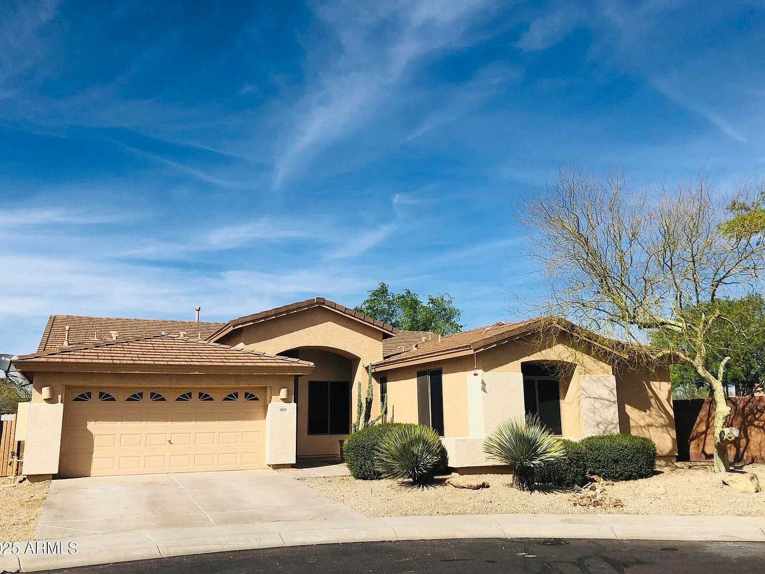4 bed, 3.5 bath, 2757 sqft, $2,670 — Photo 3