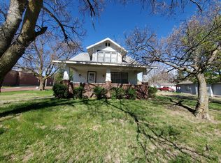702 N State St, Norton, KS 67654