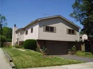 1645 Clavey Rd, Highland Park, IL 60035