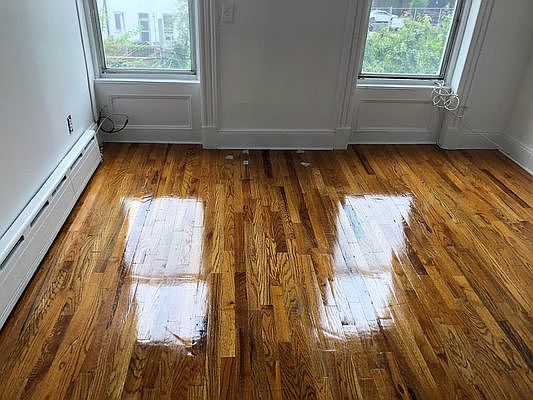 2nd image of 458 16th St #3