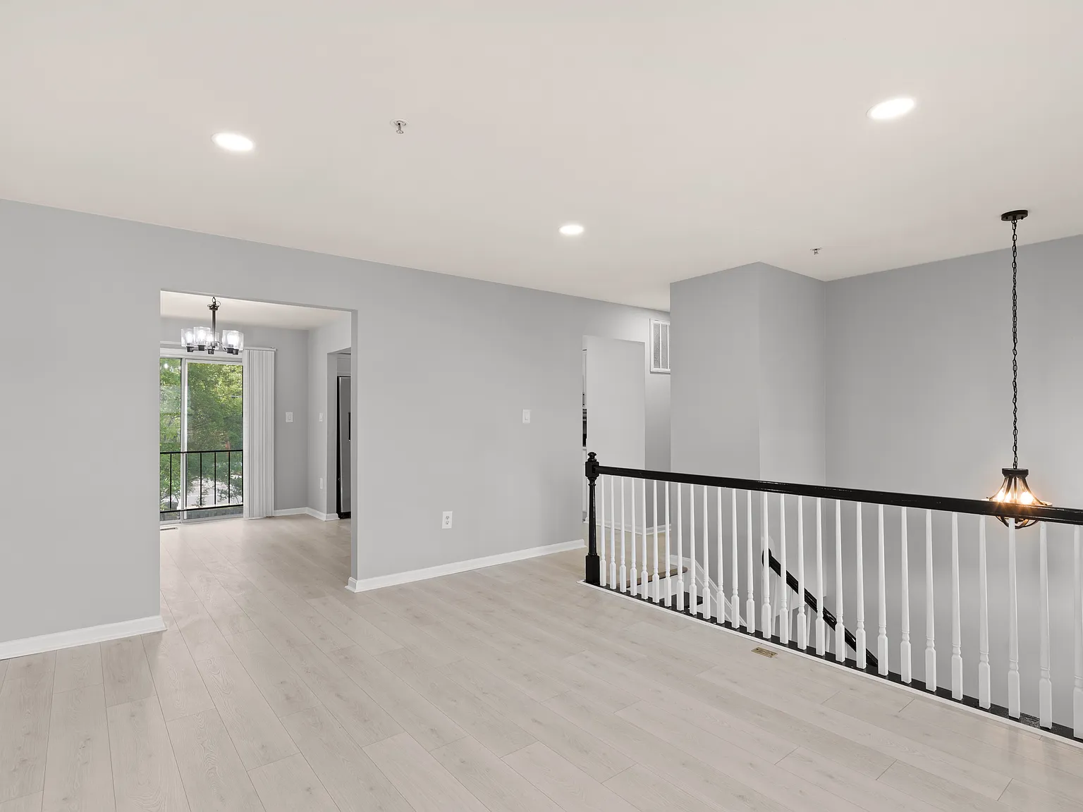 4 bed, 2180 sqft, $3,300 — Photo 3