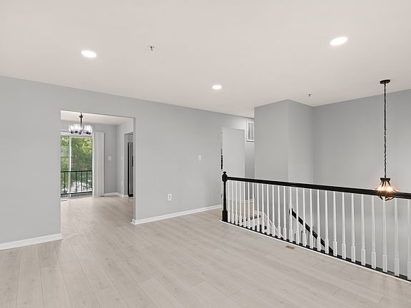 3rd image of 8408 Lenaskin Ln
