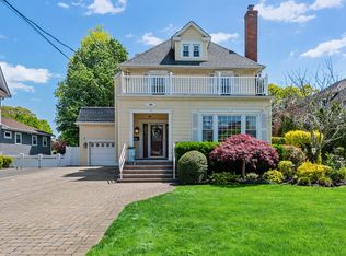 169 S Centre Ave, Rockville Centre, NY 11570