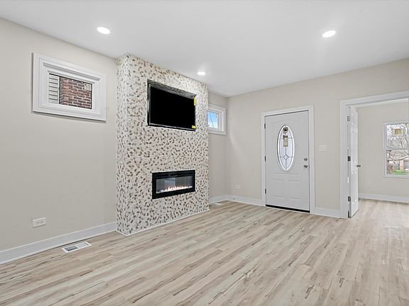 5th image of 1431 Schilling Ave