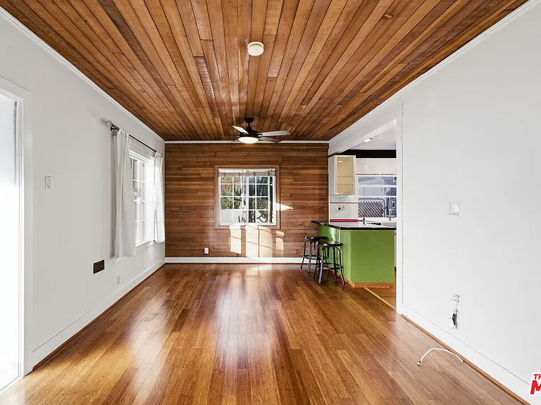 316 E Ellis Ave — Photo 6