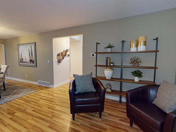 4th image of 15 Westbury Ct