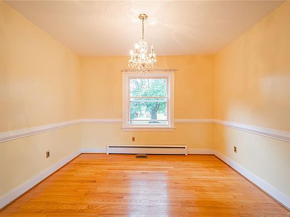 5th image of 8287 Ellerson Dr