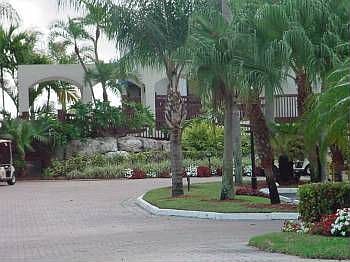 2nd image of 2703 Congressional Way