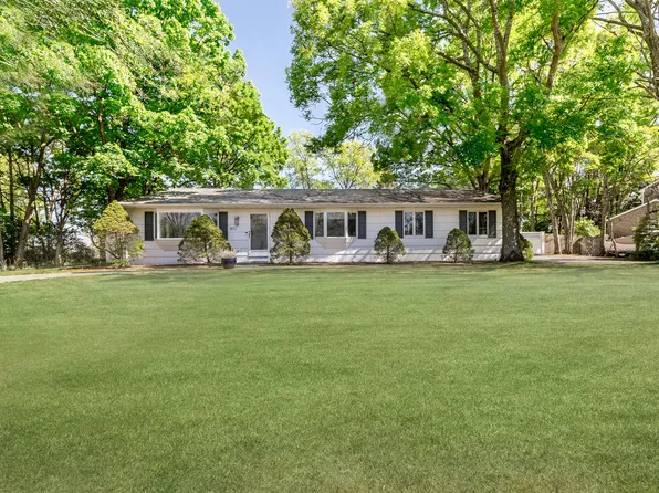 20 Ridge Rd W, Sag Harbor, NY 11963