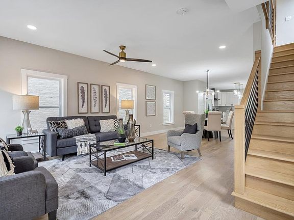 3rd image of 34 Henrietta Pl