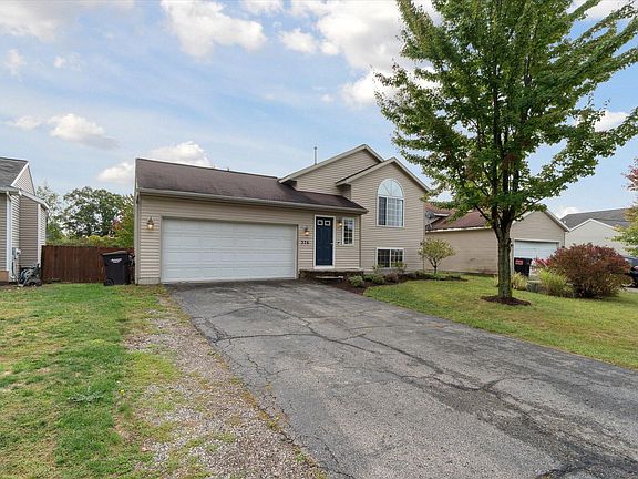 3rd image of 376 Needlewood Dr NE