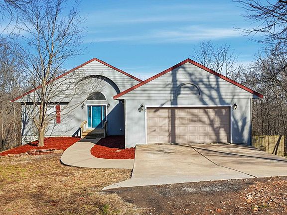 2nd image of 7 Tamara Ln