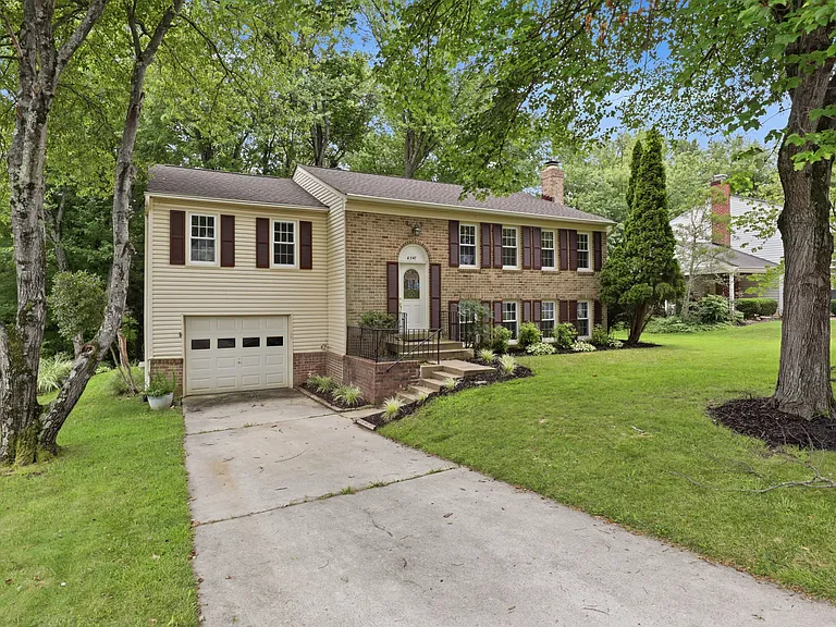 8747 Arley Dr — Photo 4