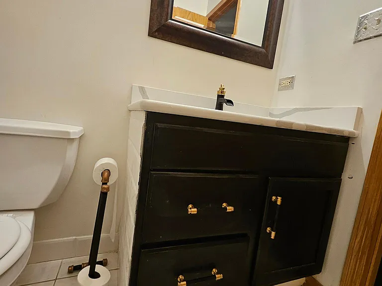 2446 W Arthington St #2 — Photo 16