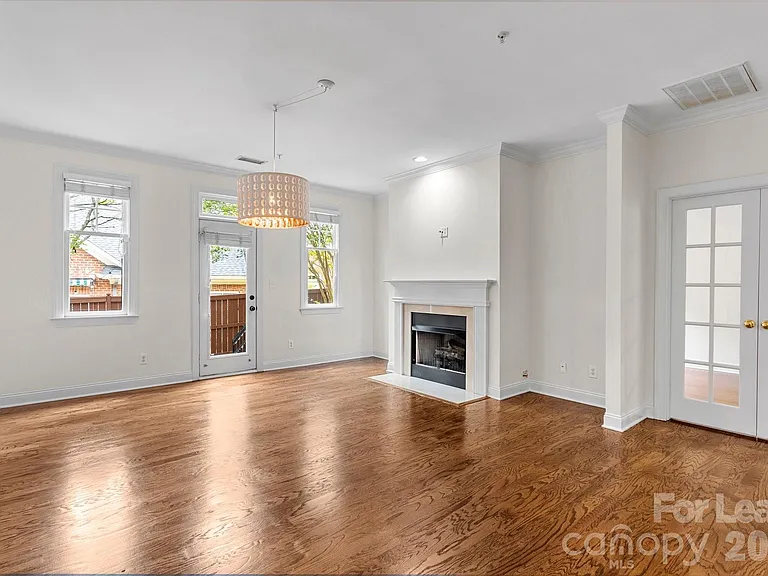 1192 Hampton Gardens Ln — Photo 7
