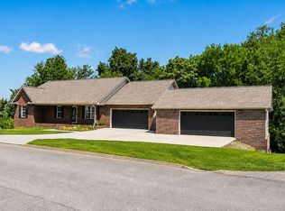 1737 Sharp Dr, Lenoir City, TN 37771