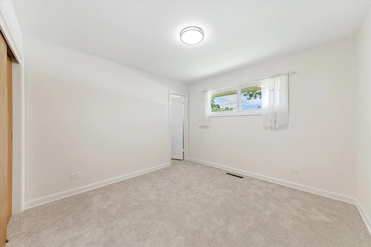 3 bed, 2.5 bath, 1144 sqft, $3,250 — Photo 4