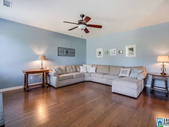 2nd image of 334 Glen Cross Way