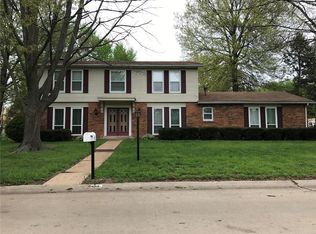 835 Vicksburg Dr, Belleville, IL 62221