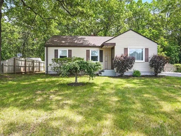 131 Rosemary Dr, Springfield, MA 01119