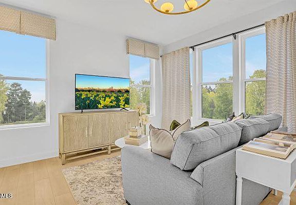 3rd image of 600 Hedrick Ridge Rd #114