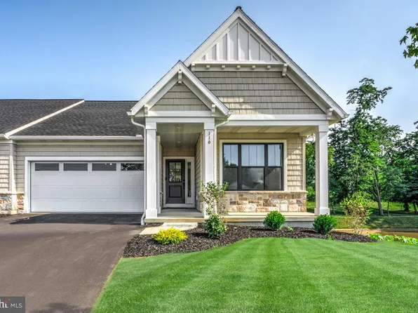 116 Village Dr #8-04, Millersville, PA 17551