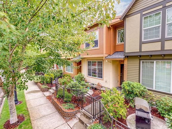 2nd image of 1044 SE Alika Ave