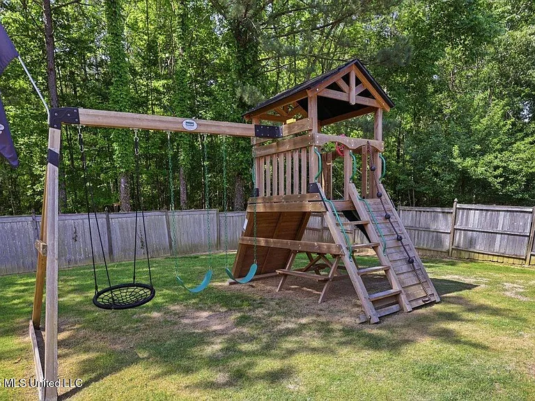 320 Oakville Cir — Photo 30