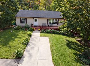 8398 Whitmore Lake Rd, Brighton, MI 48116
