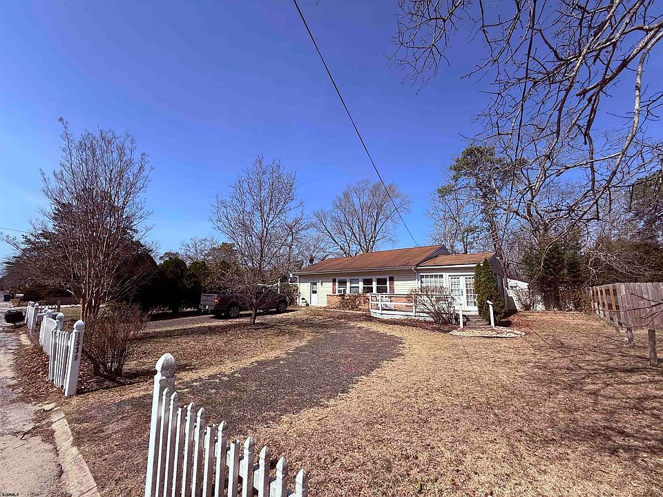 1st image of 1539 Pinehurst Dr