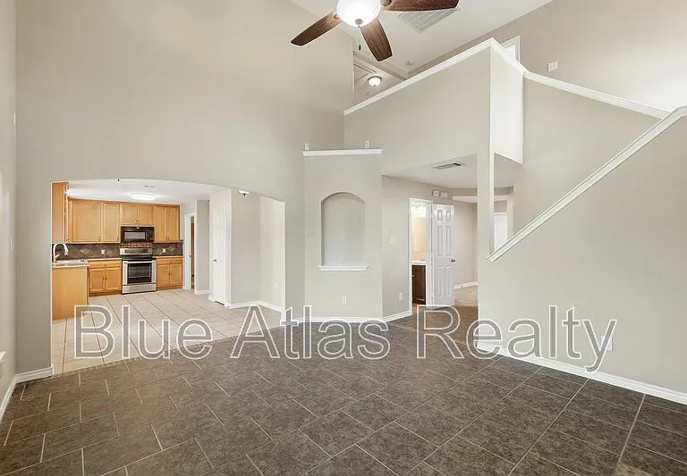 601 Steerman Ct — Photo 3