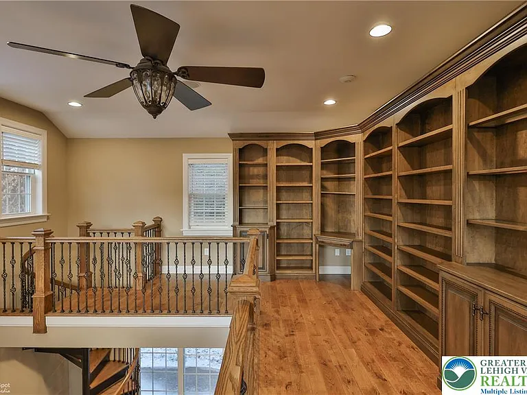 284 Walker Rd — Photo 55